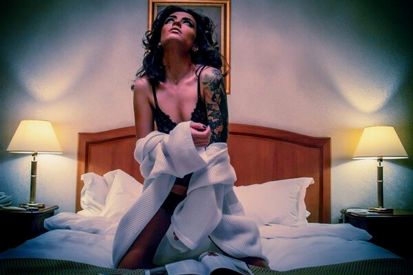 ¿Cómo sorprender a un hombre en la cama?